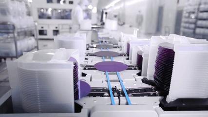 天津市委常委、常務副市長、市政府黨組副書記劉桂平一行蒞臨中環半導體參觀調研